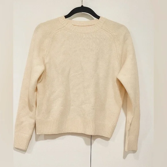 Uniqlo wool sweater women’s XSmall cream - Picture 2 of 4